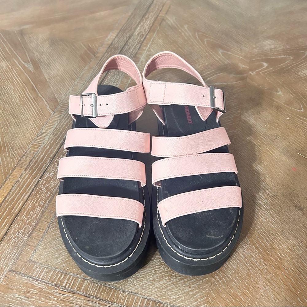 Union Bay " Dolce " platform sandals. - Picture 8 of 8